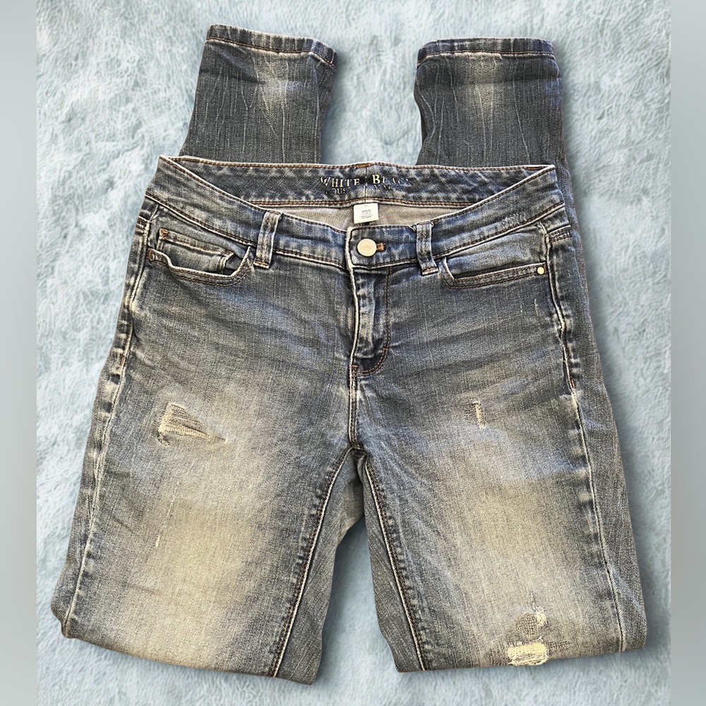 White House Black Market | Ankle Distressed Jeans